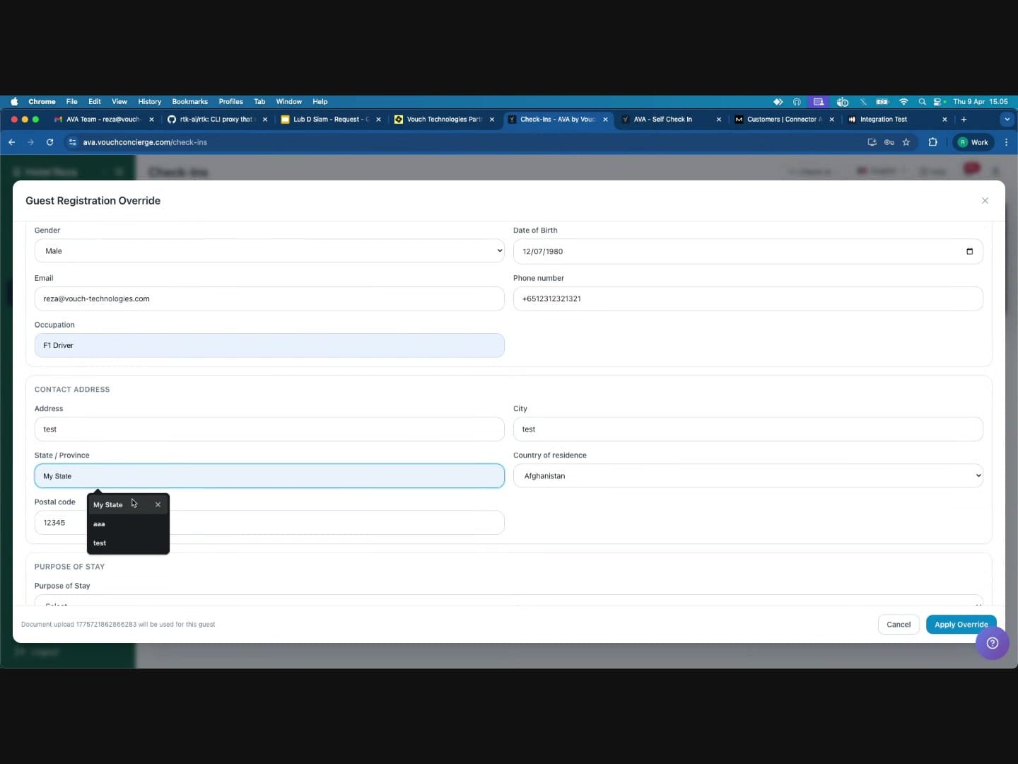 게스트 세부 정보와 주소 필드가 있는 Guest Registration Override 모달